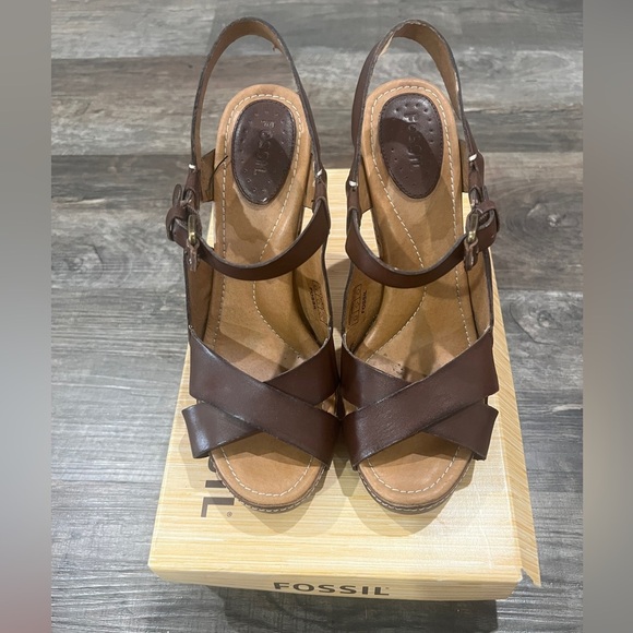 Fossil Heels with Box - Picture 2 of 5